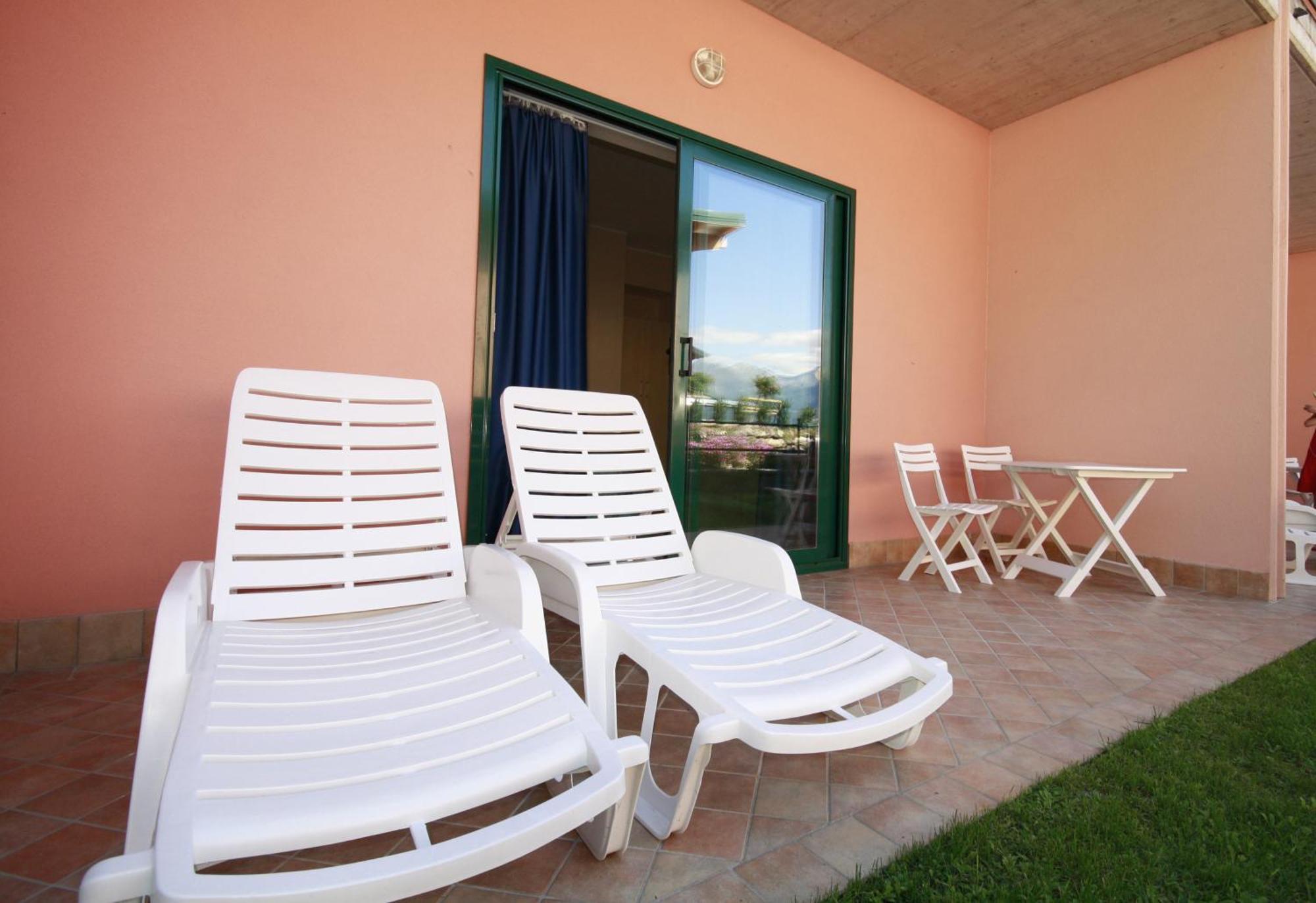 Residence Oasi Del Viandante Lake Como Exterior photo